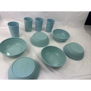 Vintage Gerber Baby Food Plastic Feeding Set 4 Cups 5 Bowls Blue 9 Piece Lot